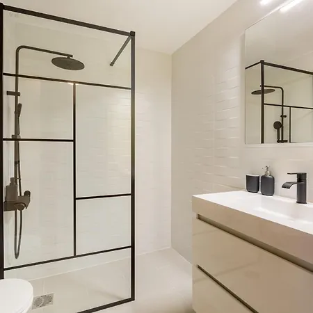 Joivy Charming Apt With Shared Pool In *